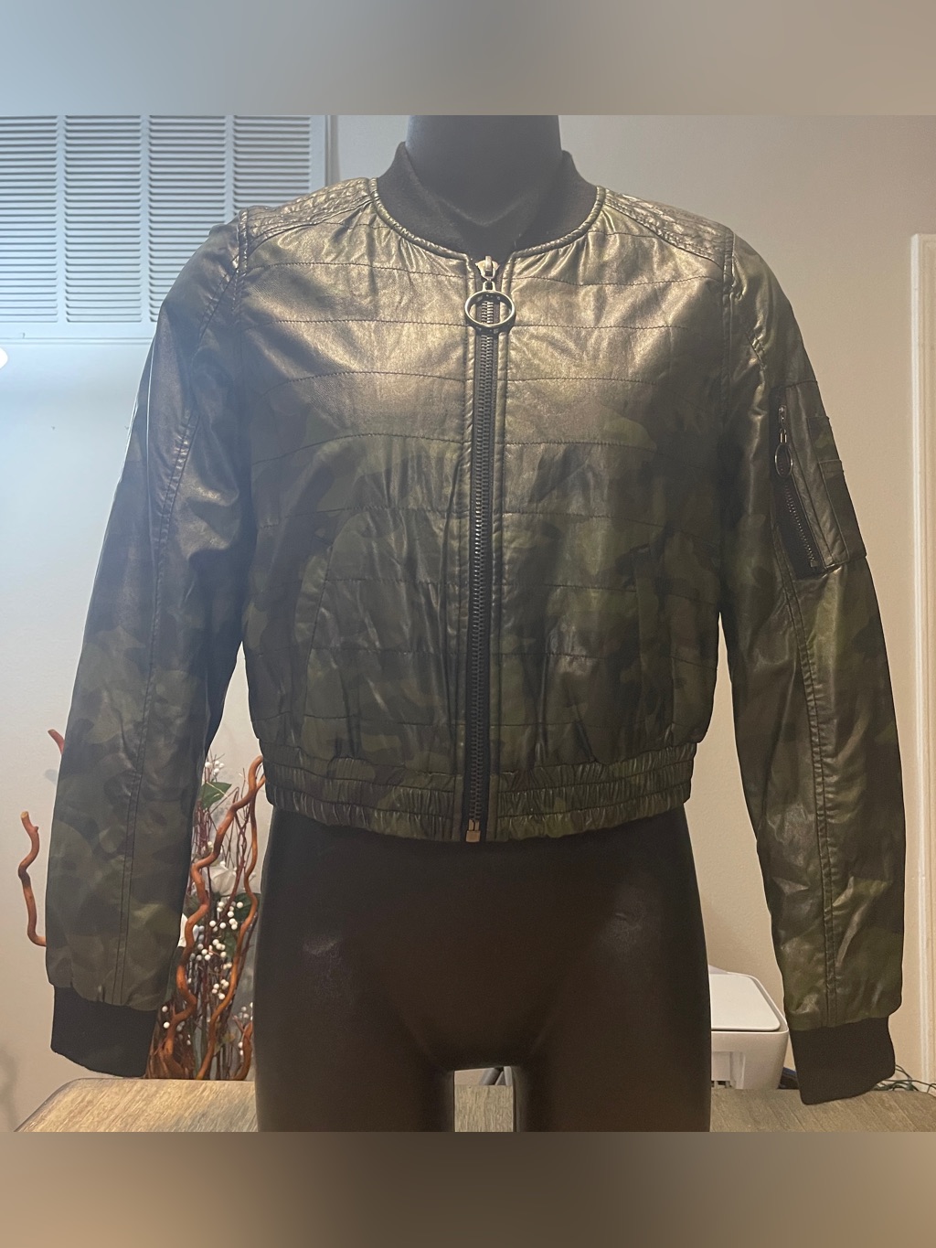 Jolt Green Camo Quilted Bomber Jacket, Size Medium